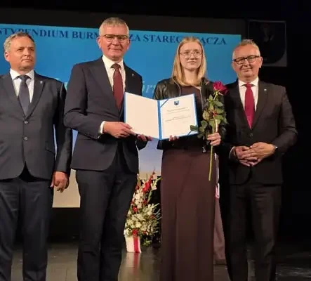 Stypendia Burmistrza Starego Sącza na rok 2026/2027 przyznane podczas uroczystej sesji
