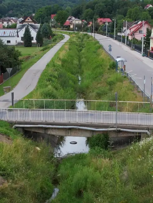 Stary most w Niskowej rozebrany. Nowy ma powstać do grudnia