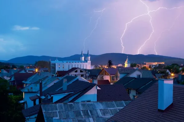 Ostrzeżenie meteorologiczne: burze z gradem i silnym wiatrem 27 lipca
