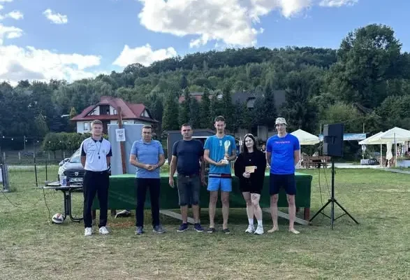 Turniej siatkówki plażowej o Puchar Wójta Gminy Łososina Dolna – emocje nad Jeziorem Rożnowskim
