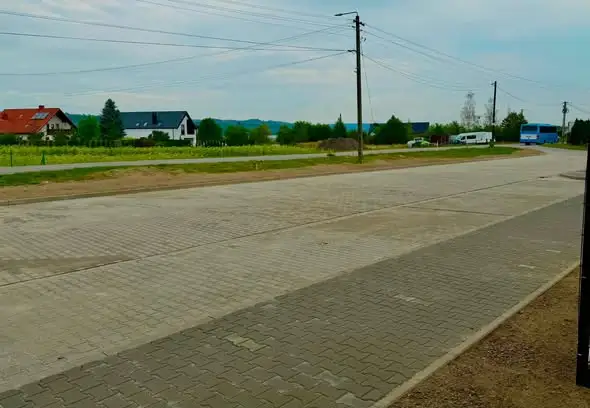 Podegrodzie: nowy parking i wjazd przy stacji ładowania