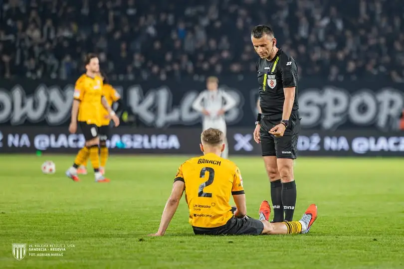 Dawid Wiśniewski arbitrem meczu Sandecji z Resovią