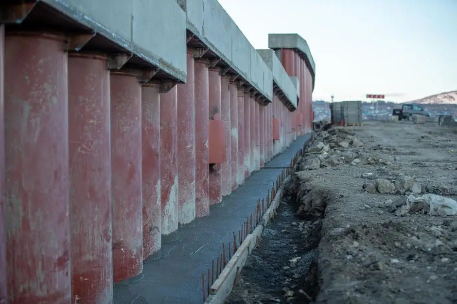 Stadion w Wojnarowej: wzmocnienie skarpy wydłuży inwestycję