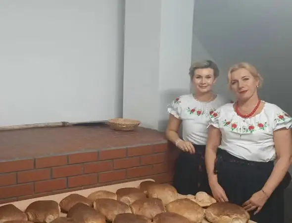 Tradycyjny chleb z pieca w Łazach Biegonickich – smak dzieciństwa powraca