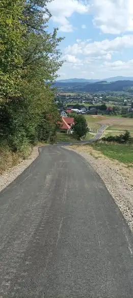 Gmina Łącko modernizuje drogi: 2,3 km nowego asfaltu za ponad 1 mln zł