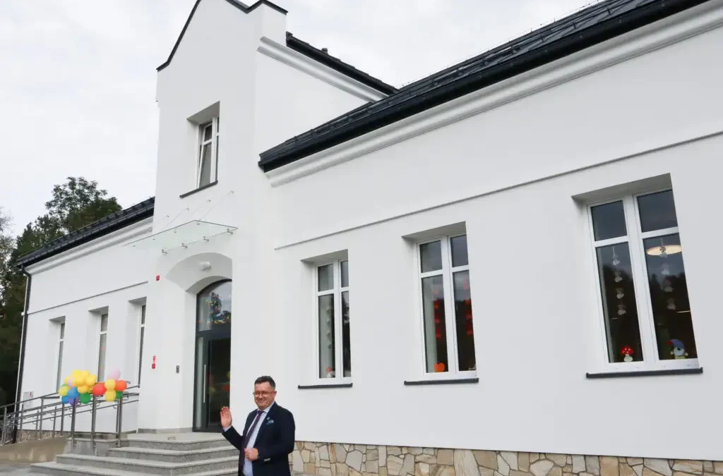 Żłobek „Przystanek Maluszka” w zabytkowym dworku w Klęczanach oficjalnie otwarty