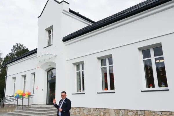 Żłobek „Przystanek Maluszka” w zabytkowym dworku w Klęczanach oficjalnie otwarty
