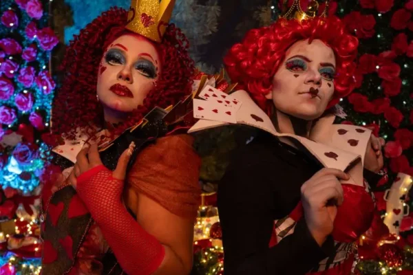 Fotorelacja z przedpremiery „Nie śpię po nocach. Alicja w Krainie Dziwów” Teatru Robotniczego