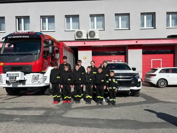 Debiut Młodzieżowej Drużyny Pożarniczej z Grybowa-Białej na zawodach w Grybowie