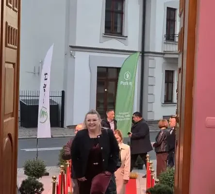 „Czekając na Godota” na 30. Jesiennym Festiwalu Teatralnym w Starym Sączu – wielki teatr i pytania, które zostają