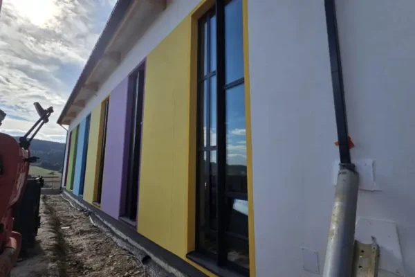 Nowa sala gimnastyczna w Krasnem Potockiem nabiera kształtów. Zobacz, jak wygląda w środku