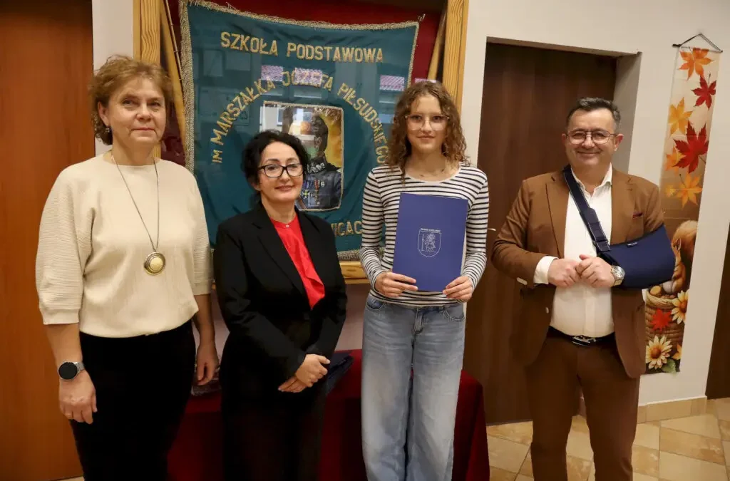 38 uczniów z Marcinkowic odebrało stypendia wójta gminy Chełmiec