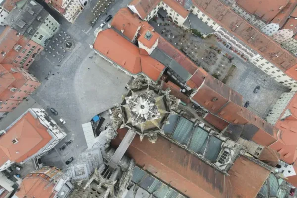 Stary Sącz z drona – gmina zaprasza na powietrzny spacer