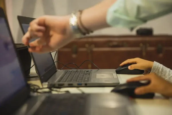 Gmina Korzenna inwestuje w szybki internet dla sześciu szkół podstawowych
